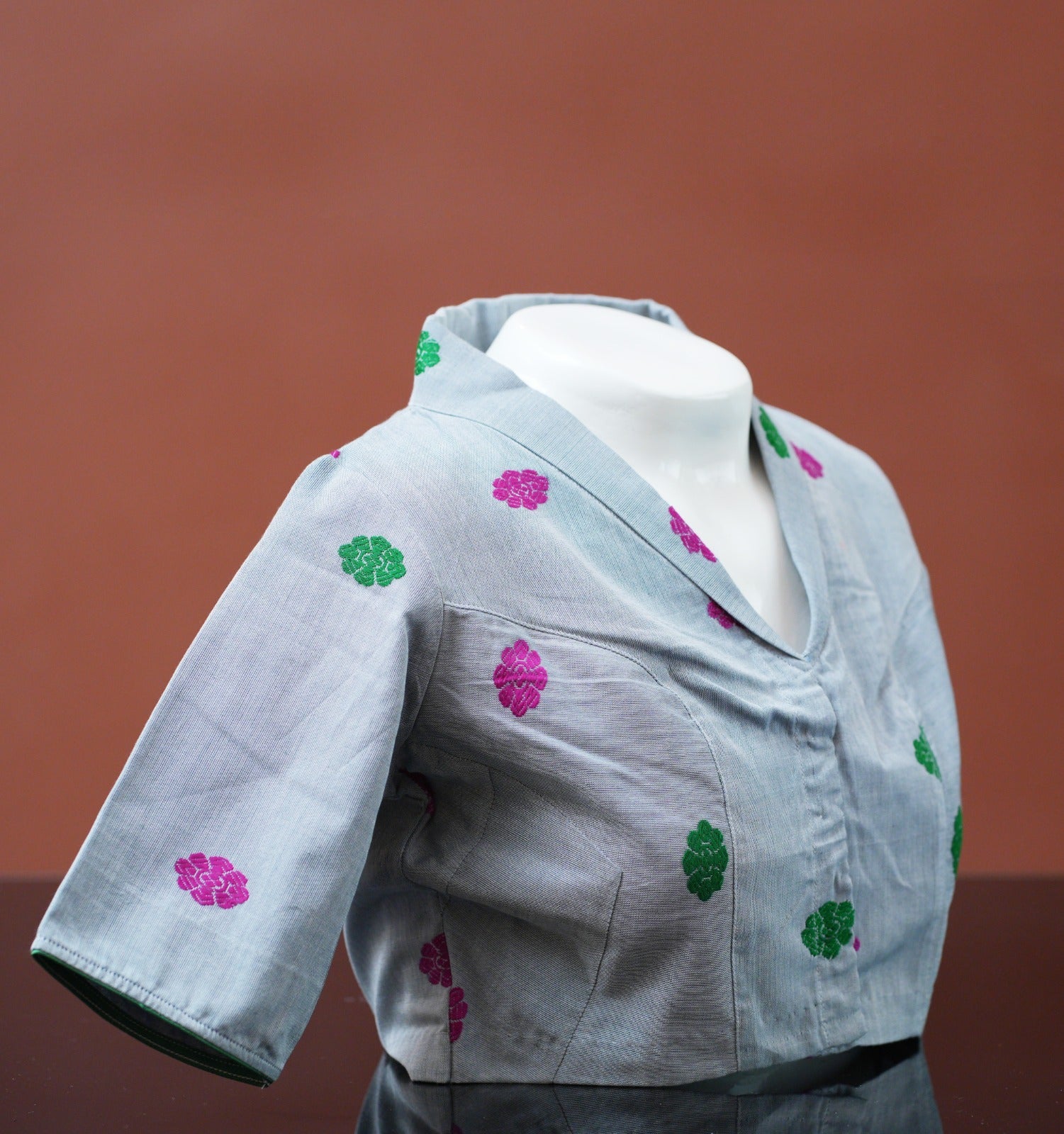 COLLARED NECK ASSAMESE GOS BUTA DESIGNED BLOUSE